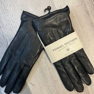 NWT lined black leather gloves